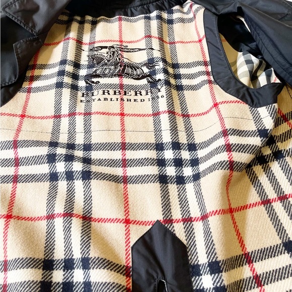 Burberry double layered 52 Trench Coat Black - Picture 3 of 5